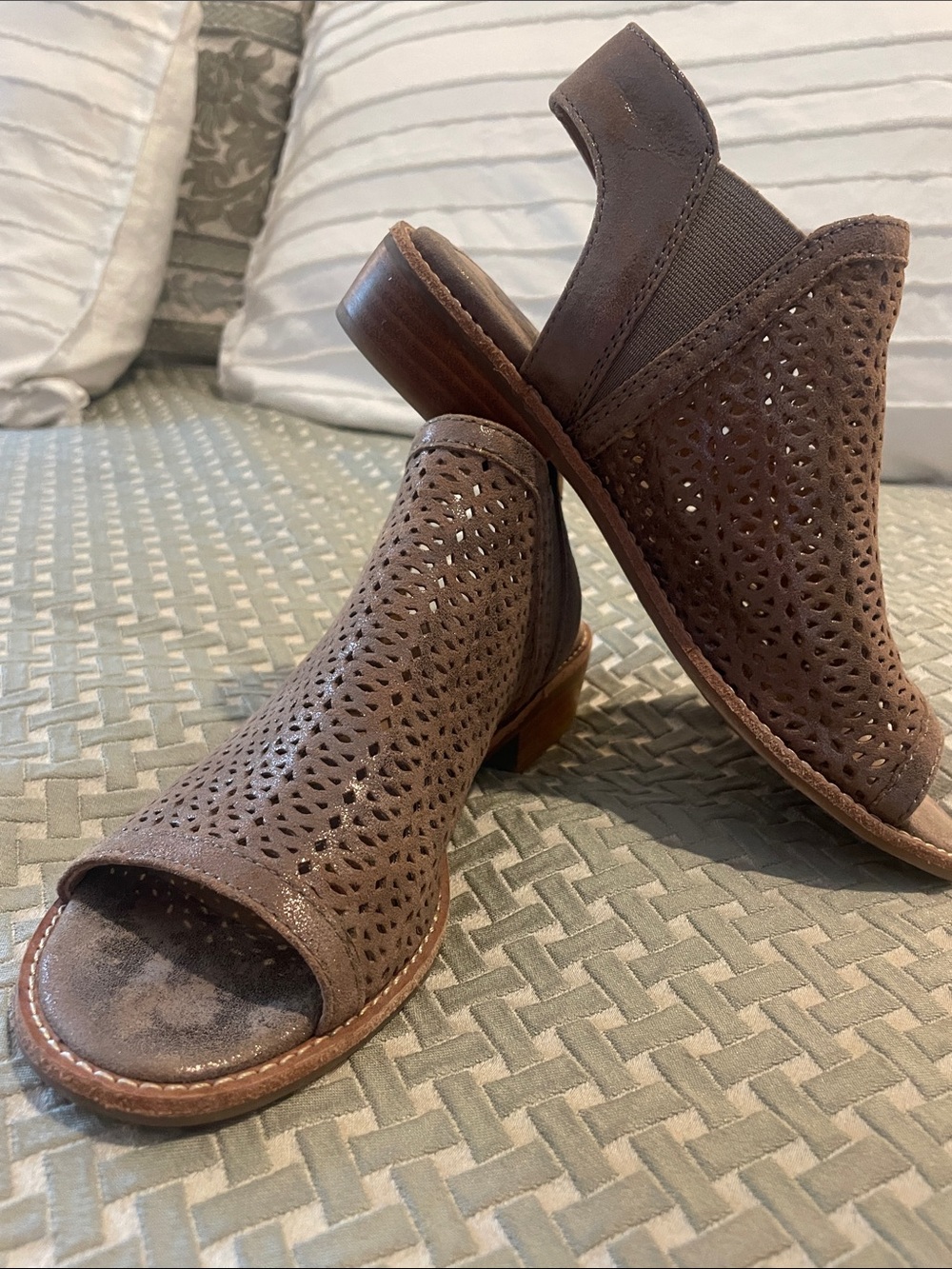 Women’s Bronze/Gold Perforated Peep-Toe Slingback Heels